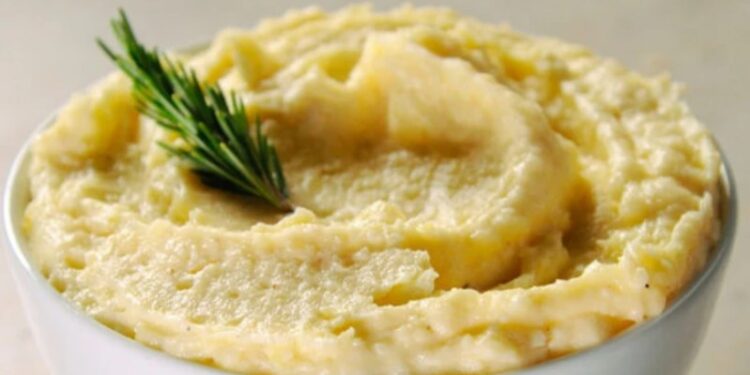 Alldaynews.gr Πώς φεύγει η μυρωδιά του σκόρδου από τα χέρια και την αναπνοή