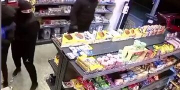 Alldaynews.gr Θεσσαλονίκη: Βίντεο ντοκουμέντο από ένοπλη ληστεία σε μίνι μάρκετ – “Είναι η 9η φορά!”, λέει ο ιδιοκτήτης