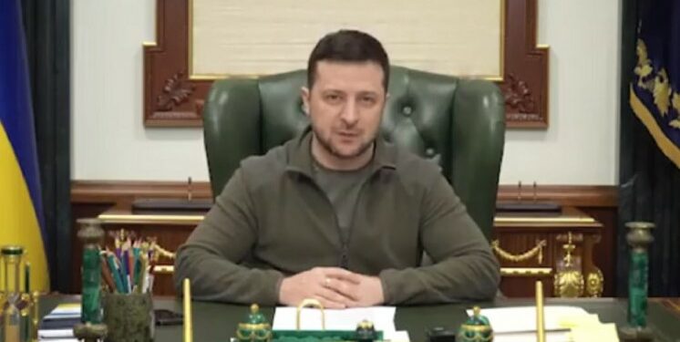 Ουκρανία-Ζελένσκι: «Κάντε την επιλογή σας-Αν παραδώσετε τα όπλα έχετε ευκαιρία να ζήσετε»[video]
