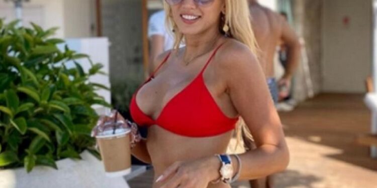 Η-βίλα-του-μισού-εκατομμυρίου-Αυτό-είναι-το-παλάτι-της-Κωνσταντίνας-Σπυροπούλου-στη-Βούλα-photos-1200x700-1-768x447