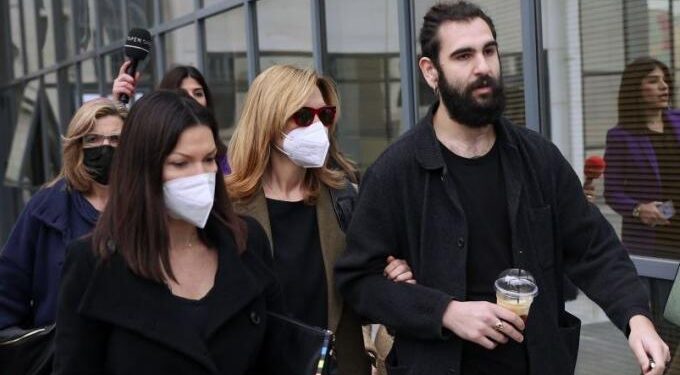 Alldaynews.gr Οικογένεια Φιλιππίδη