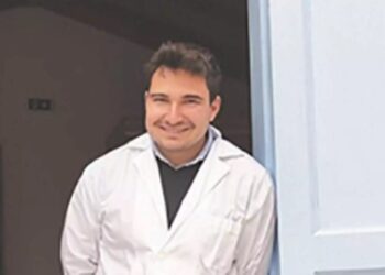 Χάλκη: Φαρμακοποιός σήκωσε το τηλέφωνο και του μίλησε ο Κυριάκος Μητσοτάκης