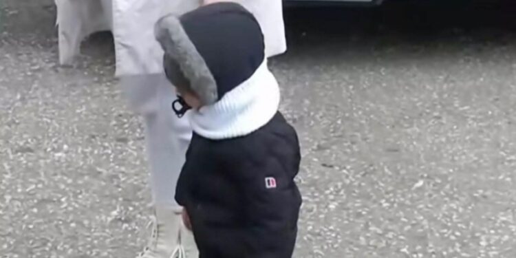 Alldaynews.gr Πόλεμος στην Ουκρανία: Οι Ρώσοι μετέφεραν τα εγκλωβισμένα ορφανά παιδιά από την Μαριούπολη στο Ντόνετσκ