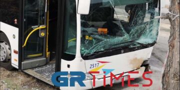 Alldaynews.gr Θεσσαλονίκη: Σύγκρουση ΙΧ με λεωφορείο-Ένας Νεκρός και 3 Τραυματίες (φωτο, video)