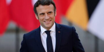 Alldaynews.gr Μεγάλη νίκη Μακρόν επί της Μαρίν Λε Πεν με 16 μονάδες διαφορά στις γαλλικές προεδρικές εκλογές