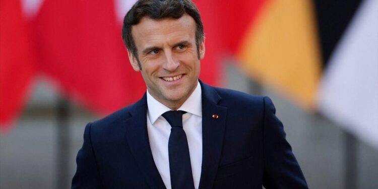 Alldaynews.gr Μεγάλη νίκη Μακρόν επί της Μαρίν Λε Πεν με 16 μονάδες διαφορά στις γαλλικές προεδρικές εκλογές