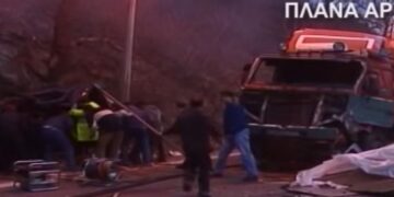 Σαν σήμερα: Η μαύρη μέρα των Τεμπών – Το τροχαίο δυστύχημα με τους 21 νεκρούς μαθητές (video)