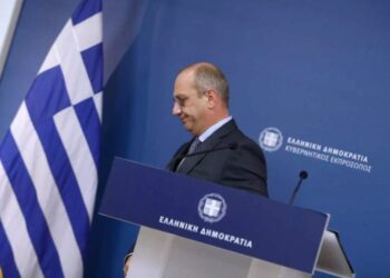 Βαρύ Πένθος για τον Γιάννη Οικονόμου: Πέθανε ο πατέρας του κυβερνητικού εκπροσώπου