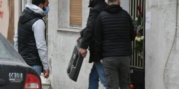 Alldaynews.gr Ρούλα Πισπιρίγκου: Γιατί πήραν οι αστυνομικοί το καναρίνι από το σπίτι της