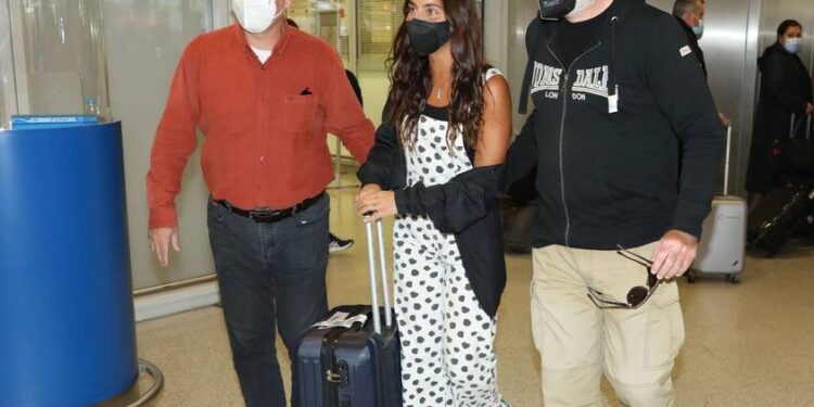 Survivor: Στην Ελλάδα η Μυριέλλα Κουρεντή! O John την υποδέχτηκε στο αεροδρόμιο[photos]