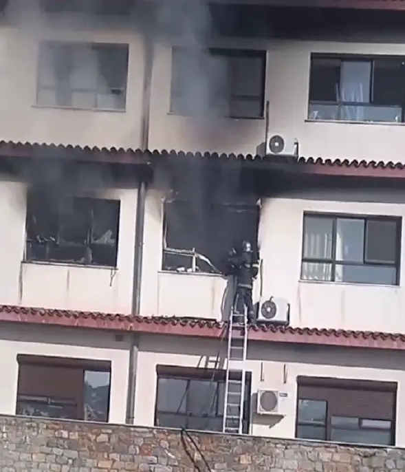 ΕΚΤΑΚΤΟ: Θεσσαλονίκη-Μεγάλη φωτιά στο νοσοκομείο “Παπανικολάου”