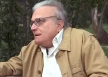 Άρης Δαβαράκης: «Δεν υπάρχει λόγος να φοράμε φτερά και τακούνια για να είμαστε γκέι»