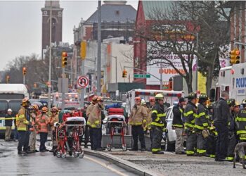 Alldaynews.gr Επίθεση στο μετρό της Νέας Υόρκης: 16 τραυματίες εκ των οποίων οι 8 δέχθηκαν πυροβολισμούς