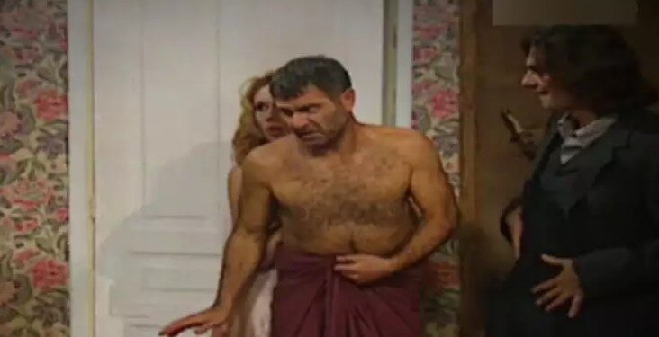 Alldaynews.gr Δύο Ξένοι: «Κόλλησε το γύρισμα γιατί ο Νίκος Σεργιανόπουλος δεν είχε το κατάλληλο μποξεράκι»