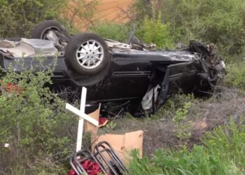 Σοβαρό τροχαίο με ανατροπή Νεκροφόρας: Τραυματίστηκε υπάλληλος του γραφείου τελετών[video]