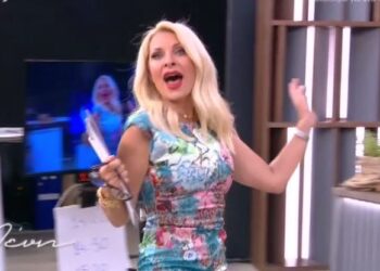 Ελένη Μενεγάκη: Ο ξέφρενος χορός της και… το μίνι φόρεμα που άναψε ”Φωτιές”![video]