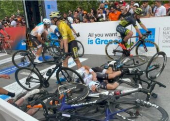 Λάρισα: Σοκαριστικό ατύχημα στον Διεθνή Ποδηλατικό Γύρο[video]