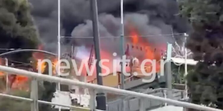 Συμβαίνει Τώρα-Μεγάλη φωτιά στο Skyfall στο Καλλιμάρμαρο[video]