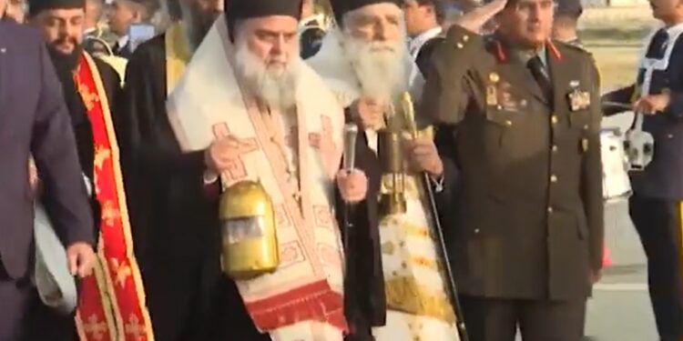 Το Άγιο Φως στην Κύπρο: Μεταφέρθηκε με ιδιωτικό αεροπλάνο από το Ισραήλ[video]