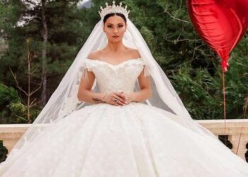 Δήμητρα Αλεξανδράκη: «Το νυφικό μου κοστίζει 10.000 ευρώ-με αγχώνει αν θα χωράει ο άντρας μου δίπλα μου»