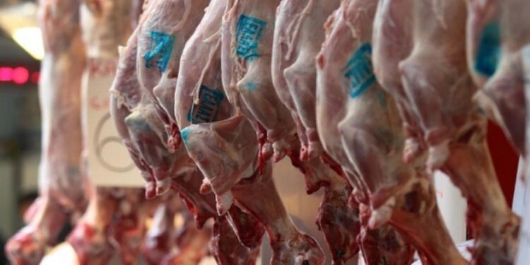 Πάσχα: Πλαφόν στην τιμή του οβελία ζητούν οι κρεοπώλες