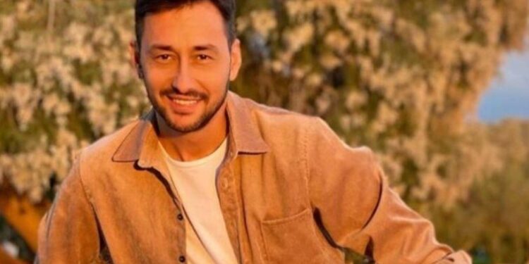 Alldaynews.gr Πάνος Καλίδης: Ανέβασε βίντεο από τη στιγμή που κάνει βλεφαροπλαστική