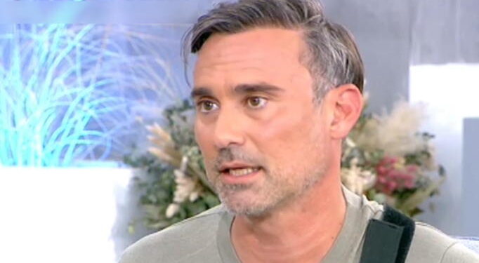 Alldaynews.gr Καπουτζίδης: Εγώ και όλοι οι γκέι άνθρωποι ακούμε κάθε μέρα ότι η εικόνα μας τους αηδιάζει