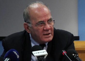 Κατέληξε ο καθηγητής Γιάννης Κυριόπουλος – Ηταν διασωληνωμένος σε ΜΕΘ Covid