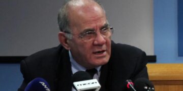 Κατέληξε ο καθηγητής Γιάννης Κυριόπουλος – Ηταν διασωληνωμένος σε ΜΕΘ Covid