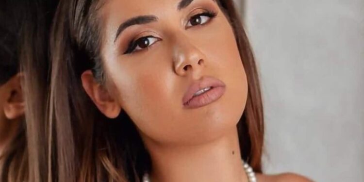 Alldaynews.gr Έλενα Κρεμλίδου-Συγκλονιστική εξομολόγηση: «Ήθελα να αυτοκτονήσω, γιατί…»