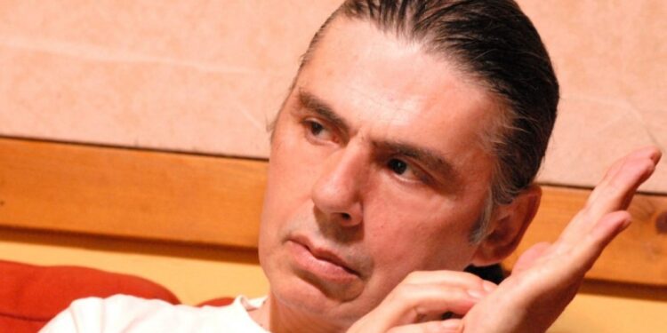 Alldaynews.gr Θρήνος στην Show Biz: Πέθανε ο σπουδαίος συνθέτης και τραγουδιστής Σταύρος Λογαρίδης