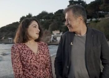 Βαμμένη χωρίς τη μάσκα και με φτιαγμένο μαλλί – Η εντυπωσιακή εμφάνιση της Ιωάννας Παλιοσπύρου στους Πρωταγωνιστές[video]