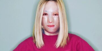 Ιωάννα Παλιοσπύρου: Για πρώτη φορά χωρίς τη μάσκα της στην τηλεόραση[video]