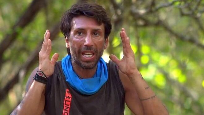 Alldaynews.gr Survivor: Όλοι εναντίον του Κωνσταντίνου Εμμανουήλ – “Ήρθα για να αφήσω ιστορία” απαντά