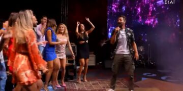 Alldaynews.gr Survivor: Ο Απόστολος Ρουβάς τραγουδάει …Σάκη Ρουβά και αφιερώνει… (video)