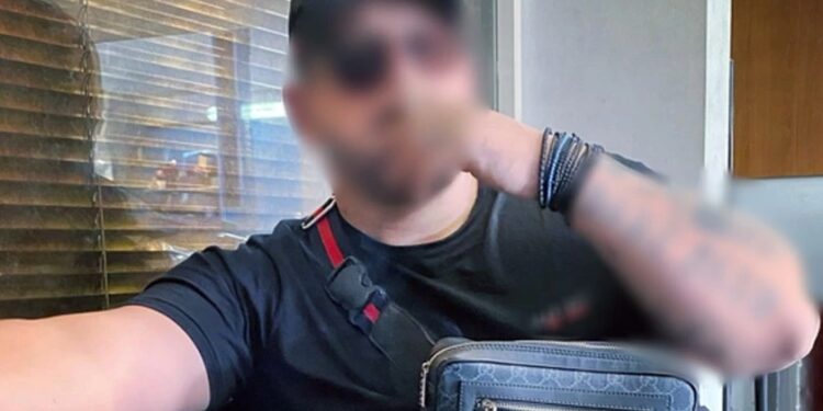 Alldaynews.gr Ο… τράπερ από το Μενίδι «πιάστηκε» μετά από ντοκιμαντέρ του Vice – Τον «έκαψε» το βίντεο που πυροβολούσε με Καλάσνικοφ