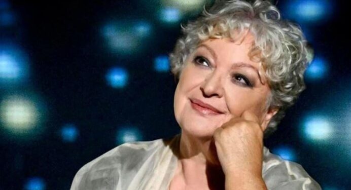 Alldaynews.gr Αγνώριστη η Τάνια Τσανακλίδου – Η φωτογραφία με Δέσποινα Βανδή και Βασίλη Μπισμπίκη στο Πήλιο