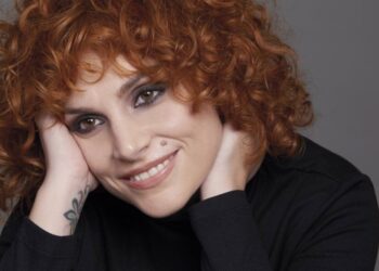 Ελεονώρα Ζουγανέλη: Ανέβηκε στον άμβωνα κα έψαλε το «Χριστός Ανέστη» σε εκκλησία στις Σπέτσες[video]