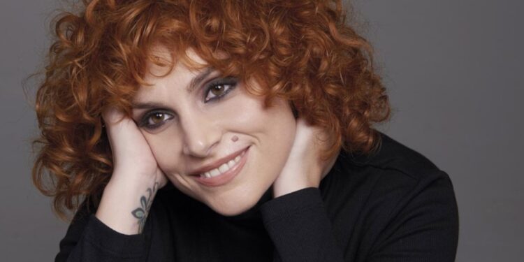 Ελεονώρα Ζουγανέλη: Ανέβηκε στον άμβωνα κα έψαλε το «Χριστός Ανέστη» σε εκκλησία στις Σπέτσες[video]