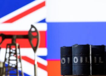 Η Greenpeace καρφώνει την κυβέρνηση της Βρετανίας: Έκανε εισαγωγές ρωσικού πετρελαίου 220 εκατ. λιρών μετά την εισβολή στην Ουκρανία