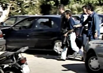 Έπαιζε θέατρο για μήνες: Ο φονιάς που ξεγέλασε την αστυνομία παγιδεύτηκε on air από τη Νικολούλη