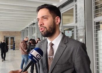 Θεσσαλονίκη: «Οι γονείς ξυλοκόπησαν τον 17χρονο συλληφθέντα» καταγγέλλει ο δικηγόρος του (video)