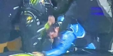 Alldaynews.gr Χαμός: Άγριο ξύλο μεταξύ οδηγών σε αγώνα NASCAR! (vids)