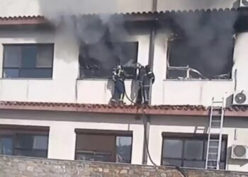 Alldaynews.gr Ένας νεκρός από τη φωτιά στο Παπανικολάου – Ασθενής άναψε τσιγάρο δίπλα σε φιάλες οξυγόνου