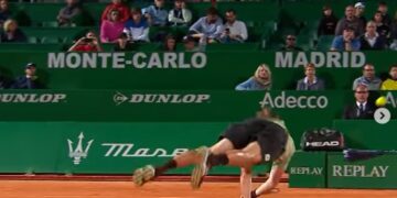 Alldaynews.gr Στέφανος Τσιτσιπάς: Με απίθανη βουτιά «τρέλανε» την κερκίδα και οδήγησε στην ανατροπή