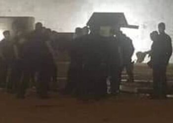 Συναγερμός στο Σύνταγμα: Ένοπλος άνδρας στον Άγνωστο Στρατιώτη – Ποιος είναι