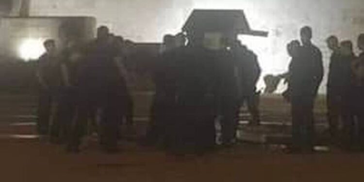 Alldaynews.gr Συναγερμός στο Σύνταγμα: Ένοπλος άνδρας στον Άγνωστο Στρατιώτη – Ποιος είναι