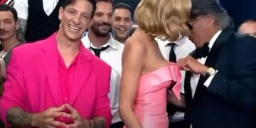 Alldaynews.gr X-Factor: Ο Ψινάκης κατέβασε το φόρεμα της Λιόλιου – Έντονες αντιδράσεις στο Twitter (video)