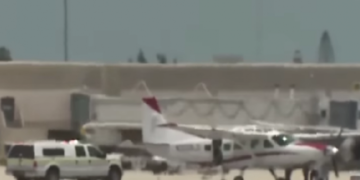 Alldaynews.gr Ήρωας Επιβάτης: «Ο πιλότος λέει ασυναρτησίες και δεν έχω ιδέα πώς να πετάξω το αεροπλάνο» (video)