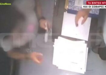 Διευθυντής νοσοκομείου που συνελήφθη να παίρνει φακελάκια επέστρεψε «κύριος» στη θέση του (video)